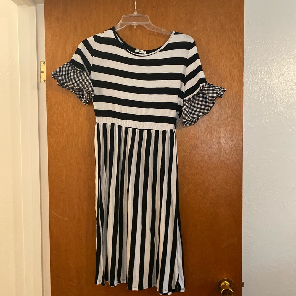 Black and white dress